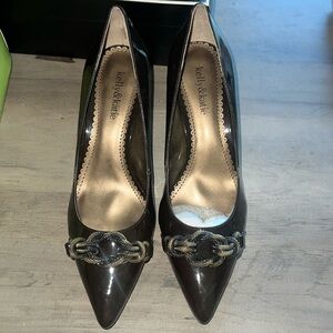Kelly & Katie Webcast Brown pumps sz 9 NIB